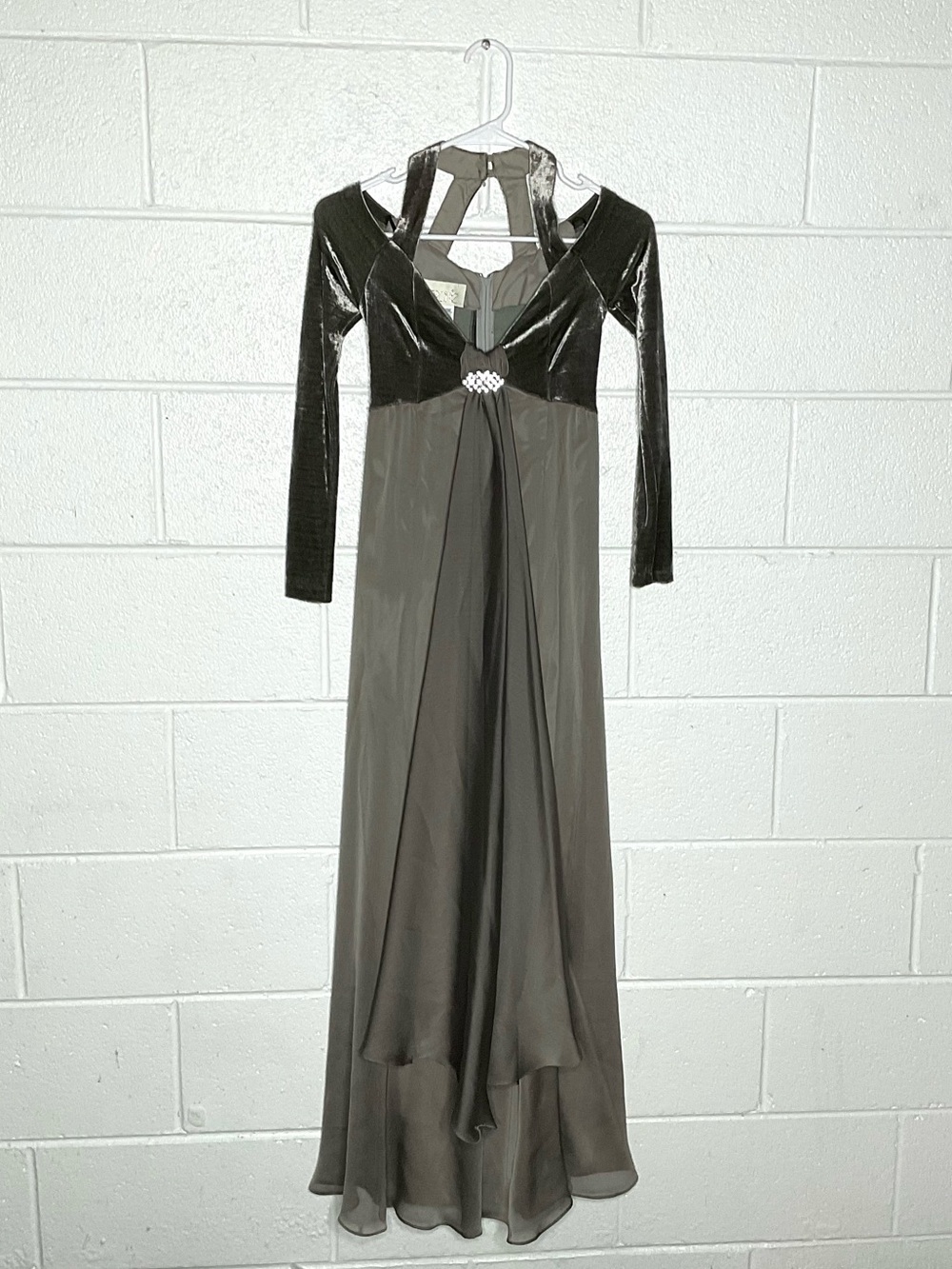 < Vintage Cache Gray Velvet Bodice Formal Maxi Dress >